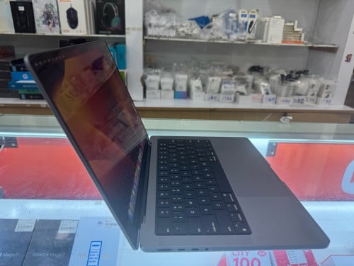 MacBook Pro 14 寸 M2 Pro 准新机 100% 电池 全套配件 + 可货到付款!