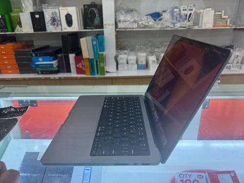 MacBook Pro 14 寸 M2 Pro 准新机 100% 电池 全套配件 + 可货到付款!