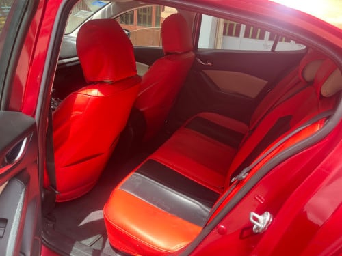 Mazda 3 year 2015 Full option