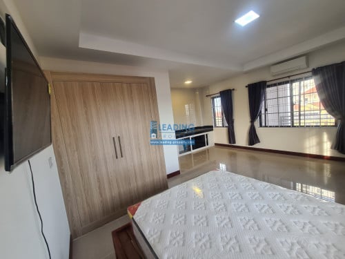 N1021 | Bright and Clean Studio Apartment with Lift For Rent in Chroy Changva