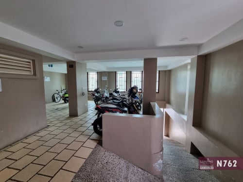 N762 | Budget Studio Apartment with Elevator For Rent Near Rupp