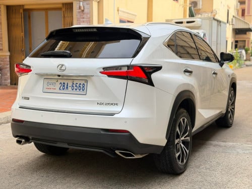 NX 200T F-Sports