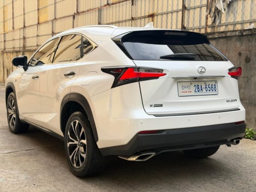 NX 200T F-Sports