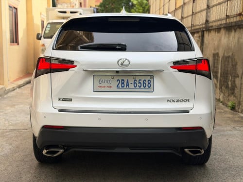NX 200T F-Sports