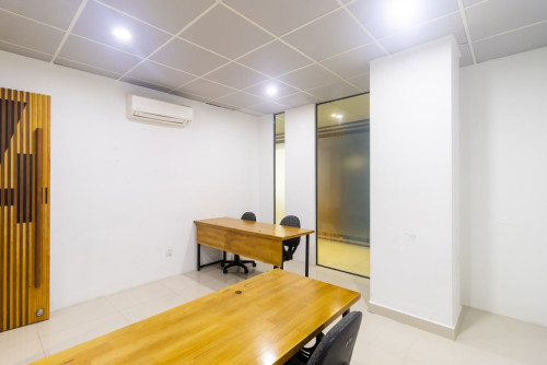 Office Space for rent at Toul Tumpoung   (OF-151) ការិយាល័យជួលនៅទូលទំពូង  ទំហំតូច
