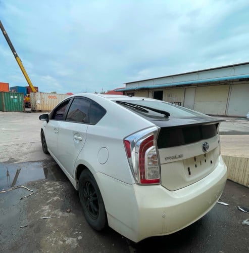 Prius 013 Option 3 ឡានមហាស្អាត