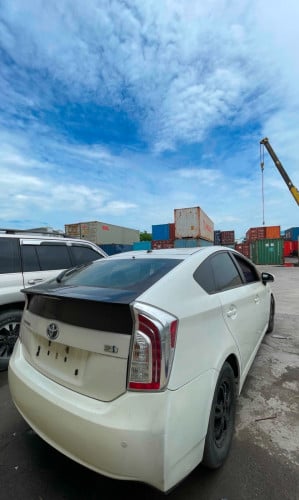Prius 013 Option 3 ឡានមហាស្អាត