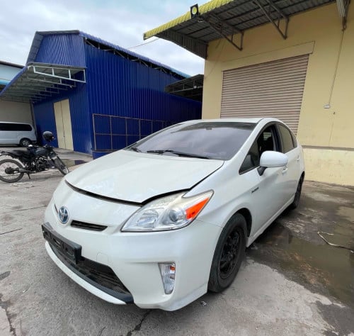Prius 013 Option 3 ឡានមហាស្អាត