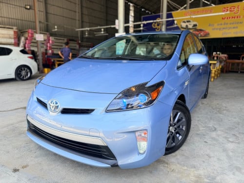 Prius 2012 plug-in ក្រដាស់ពន្ធ