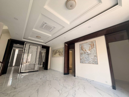 Queen Villa for RENT ๐ก! โข Location: Borey Peng Huoth Meragarden50m AEon3 Mall