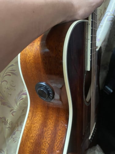 Resell guitar