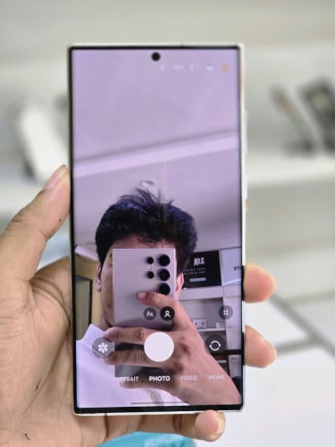 Samsung s22 ultra ក្រុមហ៊ុន 256 ram 12gb sim 2 អេក្រង់ Zin តួ Zin