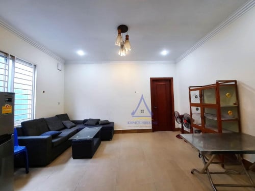 Spacious 1-bed apartment for rent in BKK3