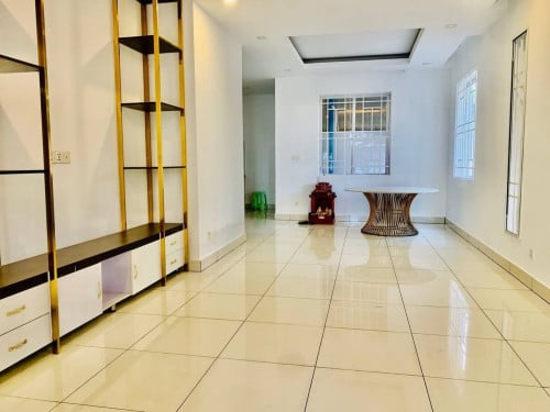 Spacious Corner Link House for Sale in Chroy Chongva Area, 6A