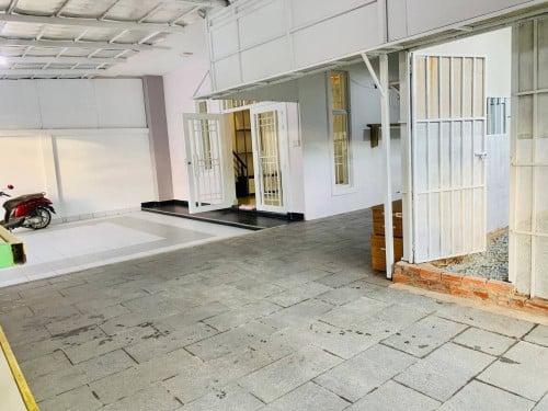 Spacious Corner Link House for Sale in Chroy Chongva Area, 6A