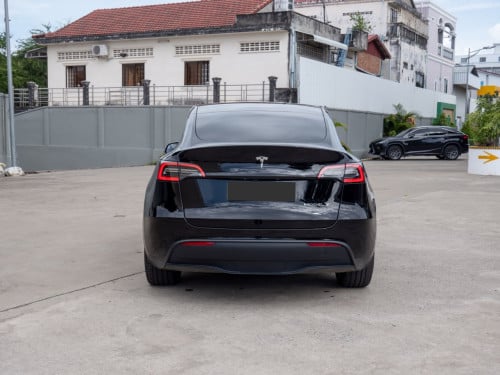 Tesla Model Y 2024 Long Range 530km ស្លាកលេខ តម្លៃ $42000 ចចារ