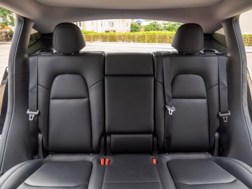 Tesla Model Y 2024 Long Range 530km ស្លាកលេខ តម្លៃ $42000 ចចារ