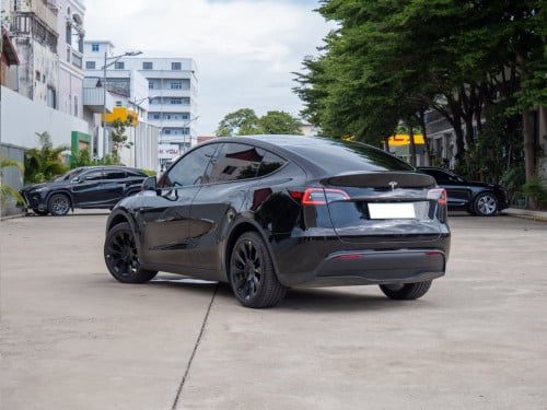 Tesla Model Y 2024 Long Range 530km ស្លាកលេខ តម្លៃ $42000 ចចារ