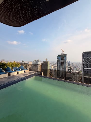 Three-bedroom luxury apartment