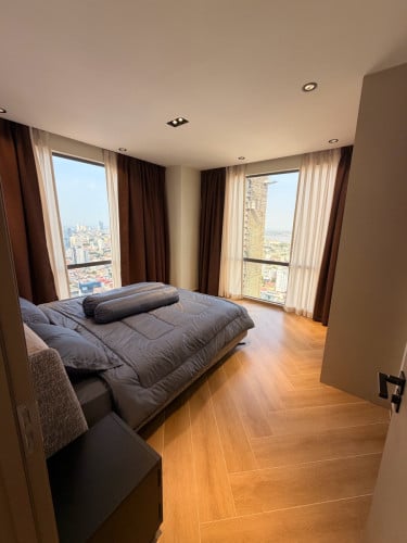 Three-bedroom luxury apartment