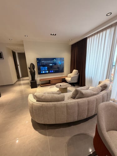 Three-bedroom luxury apartment