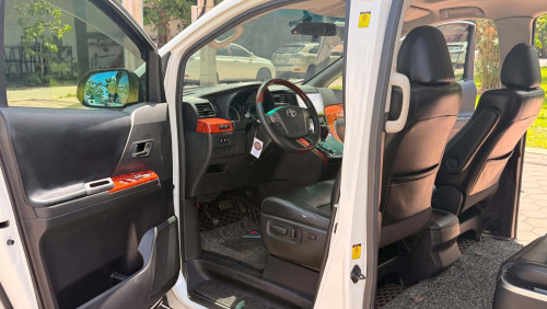 Toyota Alphard 2011 Full V4 jbl បេីកតំបូល2 ធានាឡានស្អាតអត់បុកប៉ះ ម្ចាស់ដេីមផ្ទាល់ ហ្សីន90%