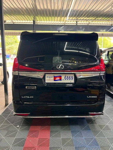 Toyota ALPHARD 2017VIP full option Royal Lounge UP LM350