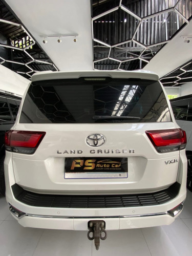 TOYOTA LAND CRUISER VX-R 2023 Twin Turbo Spec Arab កៅអី3ជួរ Speaker JBL