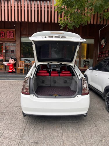 TOYOTA PRIUS 2006. Full. Up. Turning
