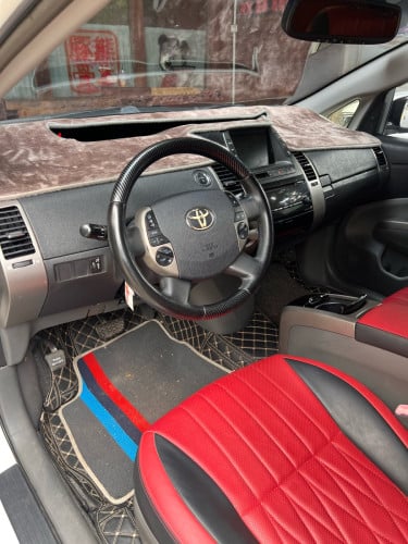 TOYOTA PRIUS 2006. Full. Up. Turning