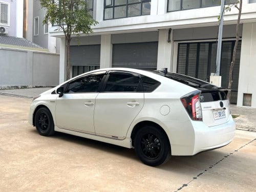 Toyota Prius 2010 option 3 sorta