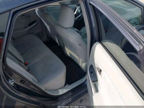 Toyota Prius 2012 option 3