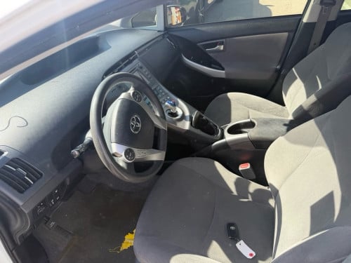 Toyota Prius 2014 plug in ឃ្មុំស៊ីន