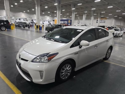 Toyota Prius 2014 plug in ឃ្មុំស៊ីន