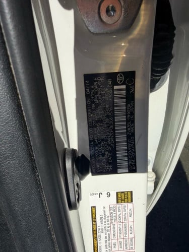 Toyota Prius 2014 plug in ឃ្មុំស៊ីន