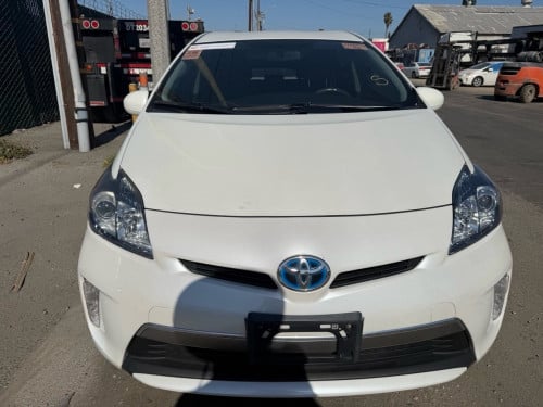 Toyota Prius 2014 plug in ឃ្មុំស៊ីន