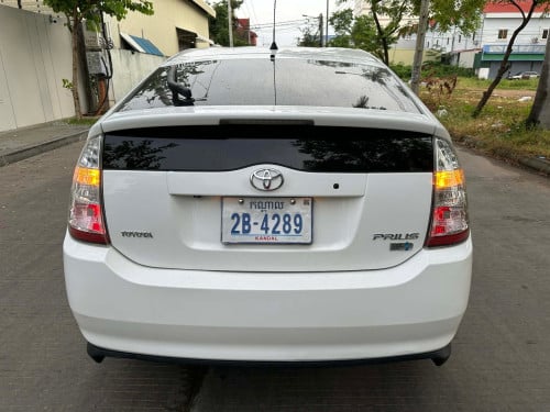 Toyota Prius full option សេរីឆ្នាំ2006 ឡានអត់បុកអត់ច្រេះធានាឡានស្អាតម្ចាស់ដេីមផ្ទាល់ ថ្មី ម៉ាញ៉ែMc