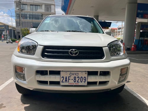 Toyota RAV4 L/03 pong1