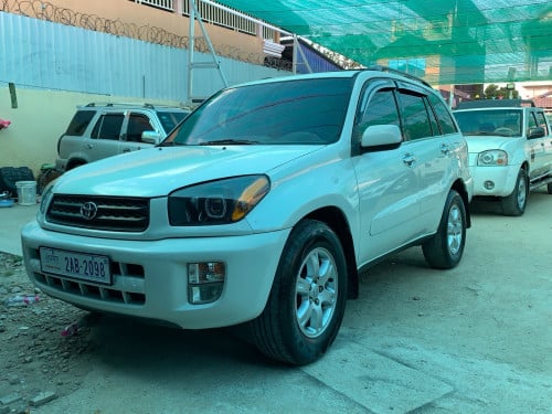 Toyota Rav4L ឆ្នាំ 2002 ប៉ុង1 បេីកតំបូល សកាំម៉ៃ