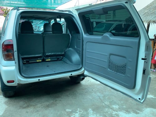 Toyota Rav4L ឆ្នាំ 2002 ប៉ុង1 បេីកតំបូល សកាំម៉ៃ
