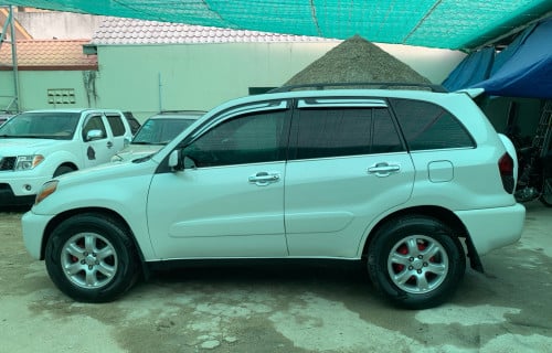 Toyota Rav4L ឆ្នាំ 2002 ប៉ុង1 បេីកតំបូល សកាំម៉ៃ
