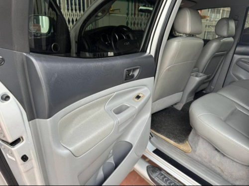 Toyota Tacoma 05 ប៉ុង1 ឡានស្អាត
