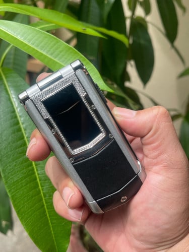 VERTU Ayxta Alligator Diamonds