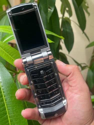 VERTU Ayxta Alligator Diamonds
