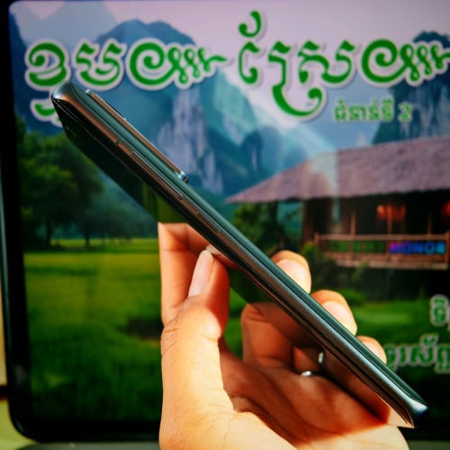 Xaiomi 12 5G (Global) 99%(វ៉ៃដូរបាន)មានធានាច្បាស់លាស់ត្រឹមត្រូវ