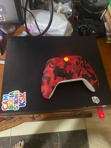 XBOX ONE X 1TB FREE games អោយលេង 1ខែ វៃដូរក៏បាន