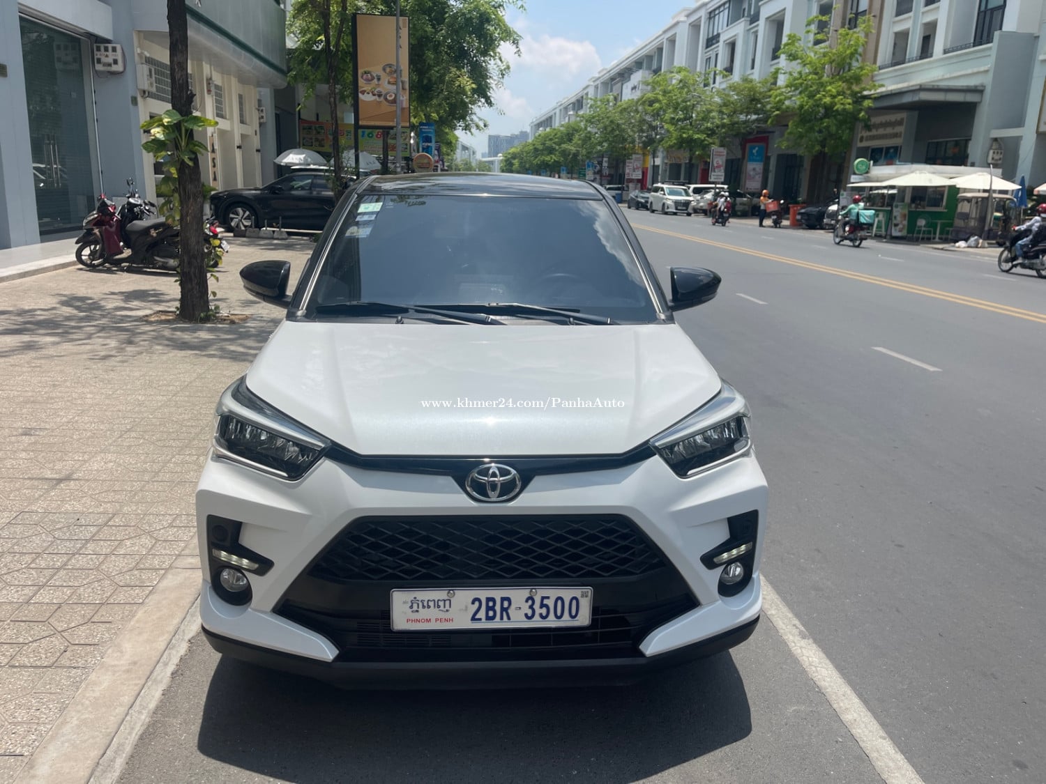 Toyota Raize year 2022 Full option ដំបូលខ្មៅ