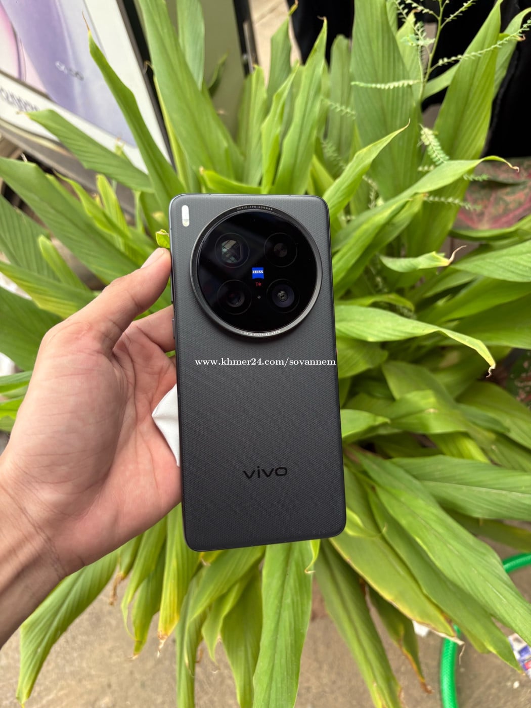 Vivo X200ultra 16+16 512G CH 729$