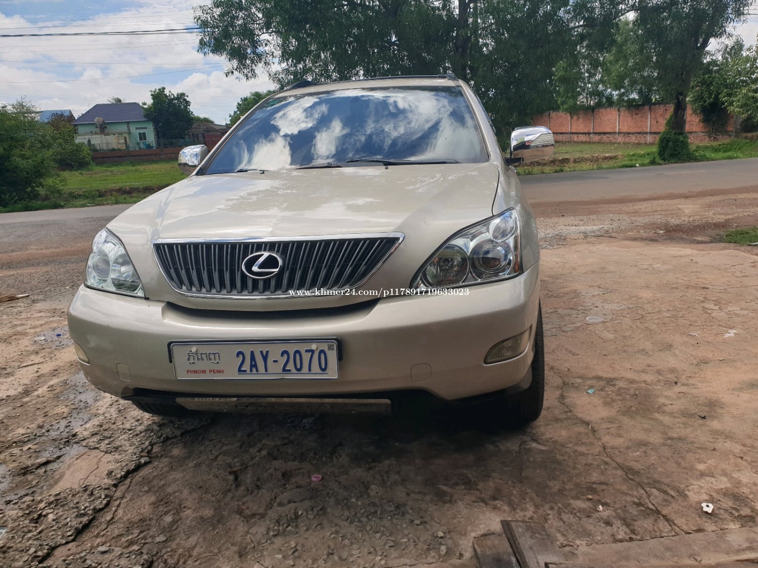 ឡានលក់ប្រញាប់លុយម្ចាស់ផ្ទាល់ថ្មីណាស