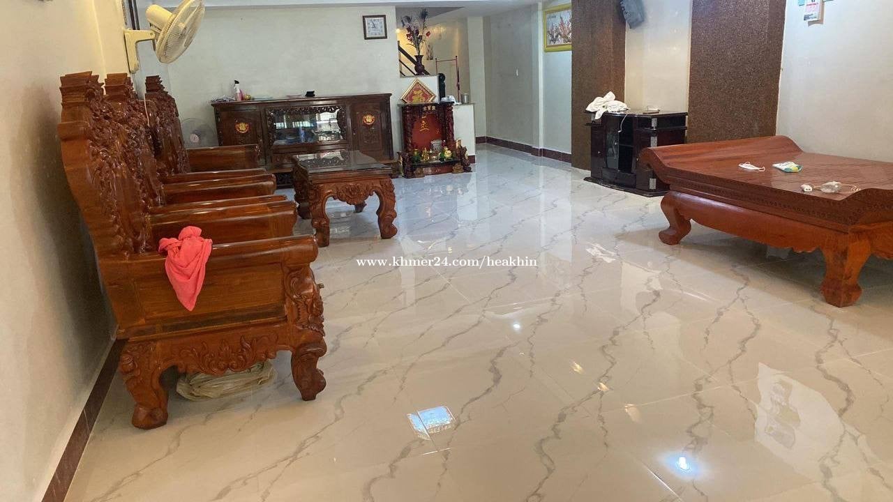 ផ្ទះលក់បន្ទាន់តម្លៃល្អខ្លាំងជាប់នឹងប៉េងហួតជ្រោយចង្វា